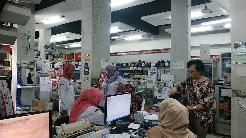 Toko Mutiara: Jantung Belanja Elektronik Cilacap yang Tak Pernah Padam